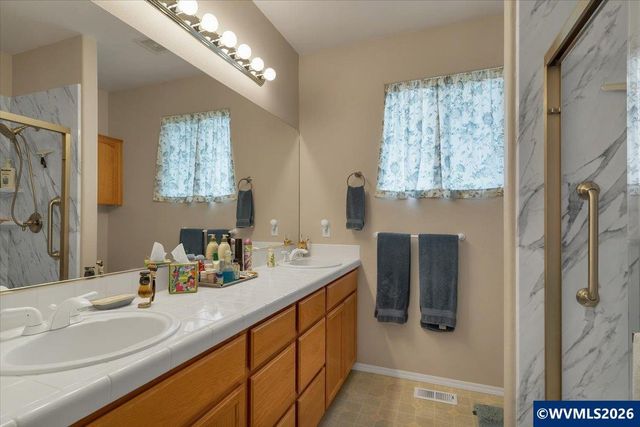 5898 Sawgrass St SE, Salem, OR 97306