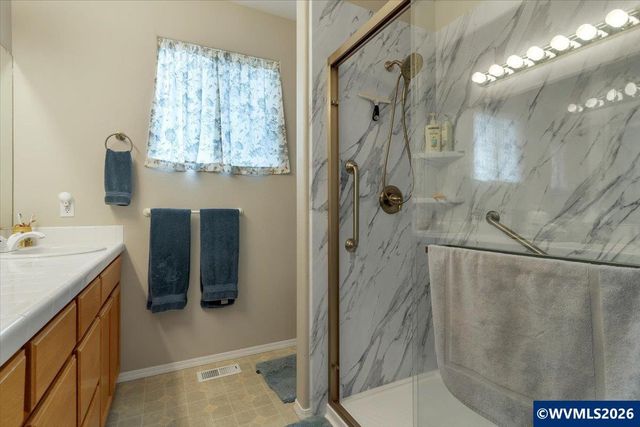 5898 Sawgrass St SE, Salem, OR 97306