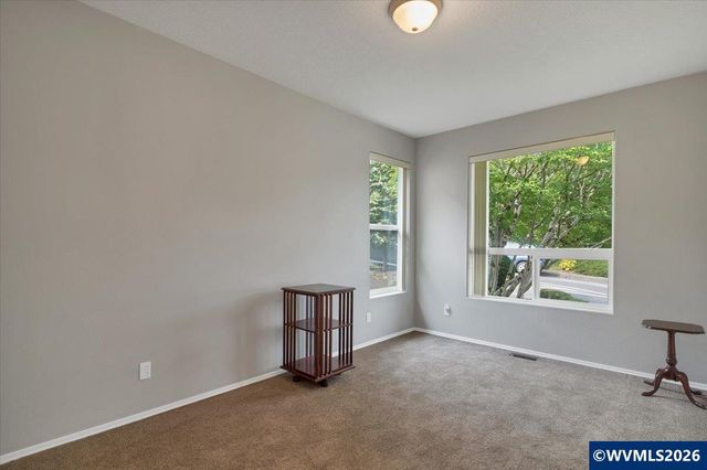 5898 Sawgrass St SE, Salem, OR 97306