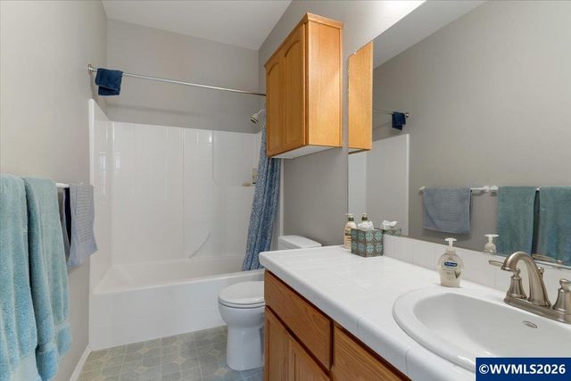 5898 Sawgrass St SE, Salem, OR 97306