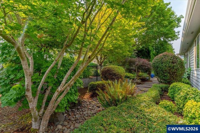 5898 Sawgrass St SE, Salem, OR 97306