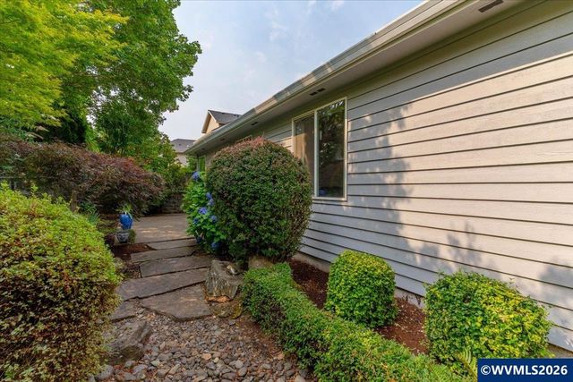 5898 Sawgrass St SE, Salem, OR 97306