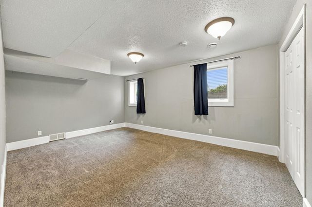 1415 8th Avenue S, Fargo, ND 58103