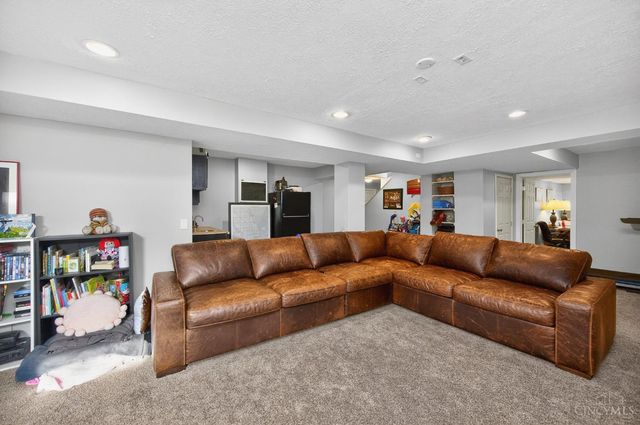 8031 Paradise Cove, Liberty Twp, OH 45044