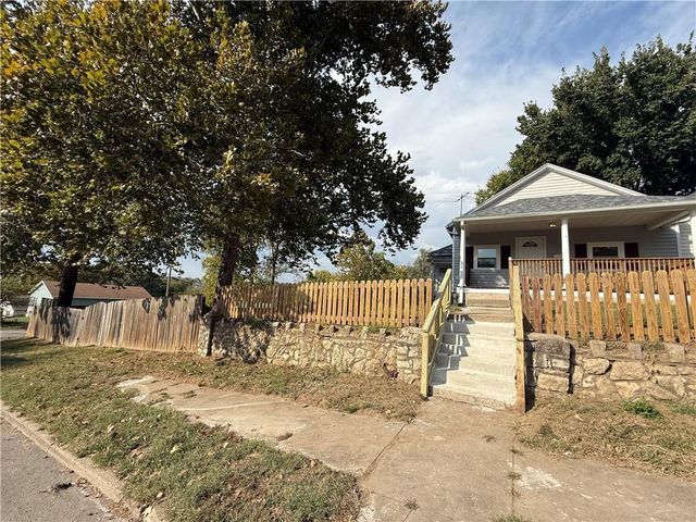 807 Albermarle Street, St Joseph, MO 64501