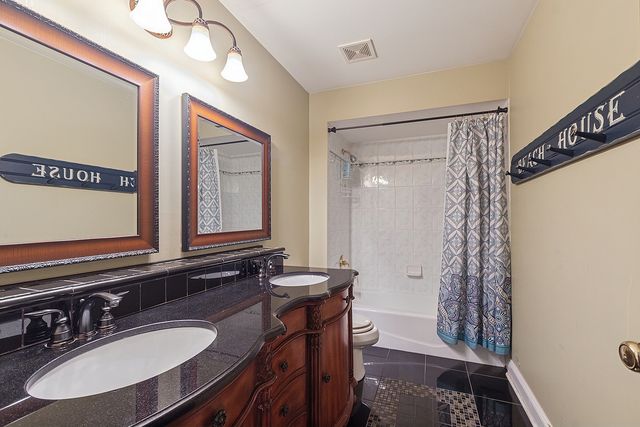 17320 Elk Drive, Orland Park, IL 60467