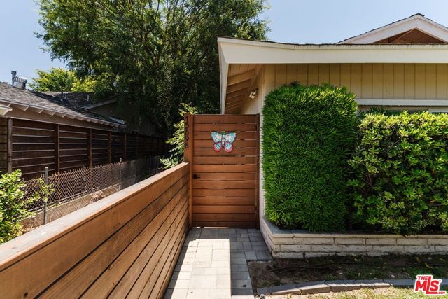 15900 Acre Street, North Hills, CA 91343