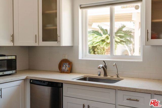 15900 Acre Street, North Hills, CA 91343