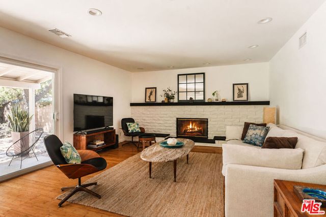 15900 Acre Street, North Hills, CA 91343