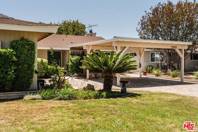 15900 Acre Street, North Hills, CA 91343