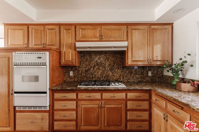 15900 Acre Street, North Hills, CA 91343