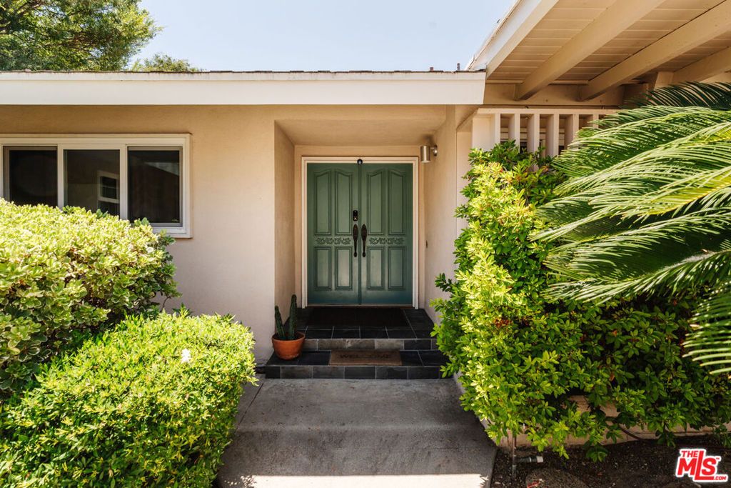 Image 1 of property listing at 15900 Acre Street, North Hills, CA 91343
