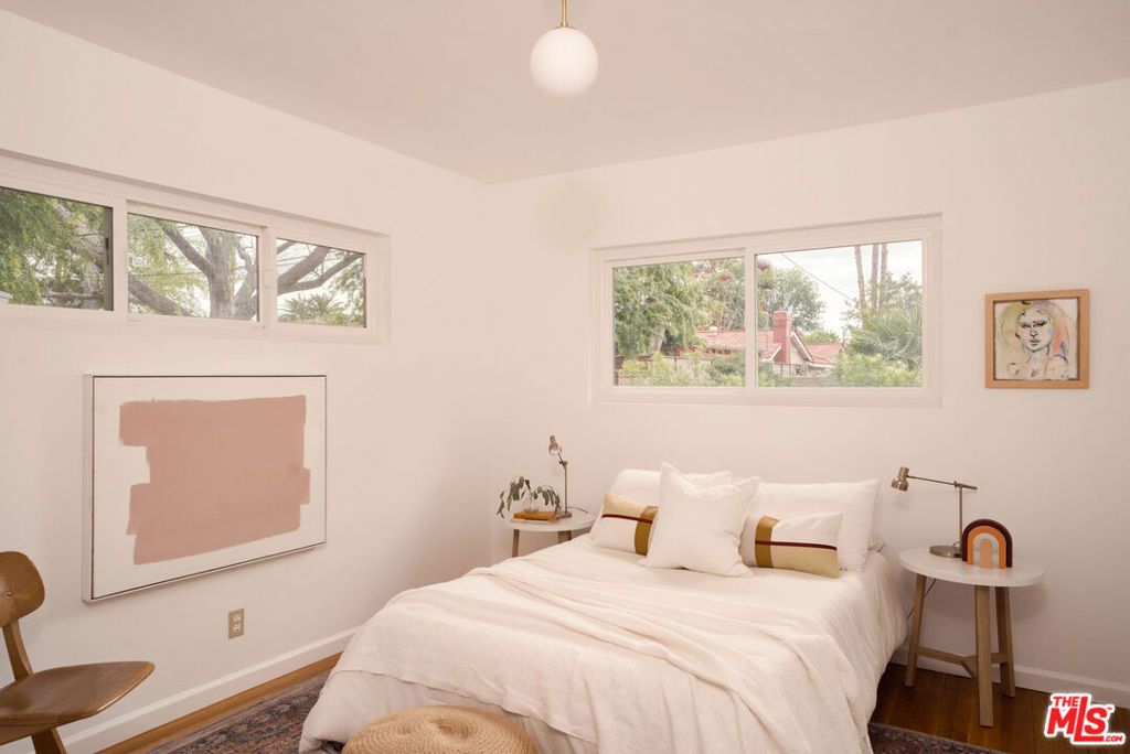 Image 18 of property listing at 15900 Acre Street, North Hills, CA 91343
