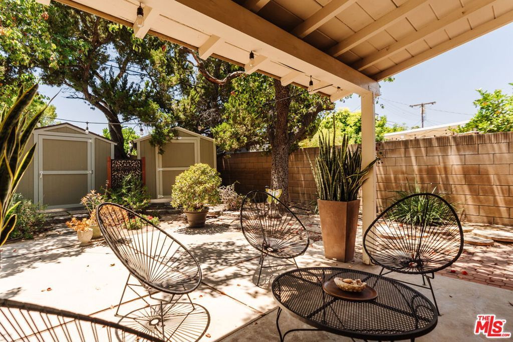 Image 30 of property listing at 15900 Acre Street, North Hills, CA 91343
