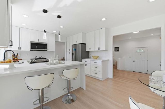 7544 Highland Oaks Drive, Pleasanton, CA 94588