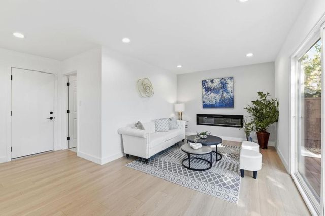 7544 Highland Oaks Drive, Pleasanton, CA 94588