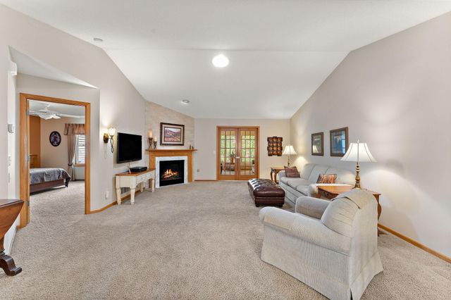 2618 Rosetown Court, Roseville, MN 55113