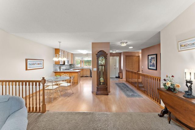 2618 Rosetown Court, Roseville, MN 55113