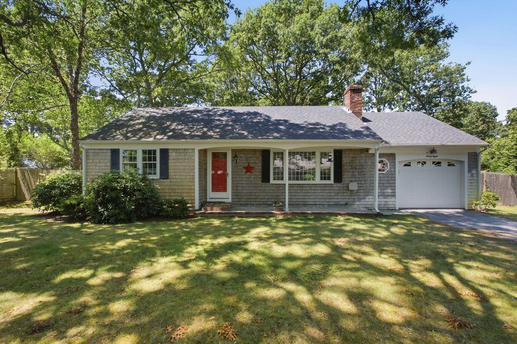 38 McNamara Avenue, West Yarmouth, MA 02673