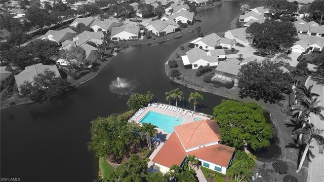 718 Reef Point CIR, Naples, FL 34108