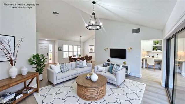 718 Reef Point CIR, Naples, FL 34108