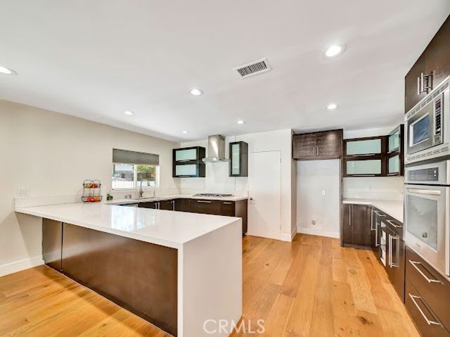 21817 Providencia Street, Woodland Hills (los Angeles), CA 91364