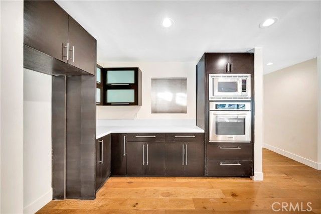 21817 Providencia Street, Woodland Hills (los Angeles), CA 91364