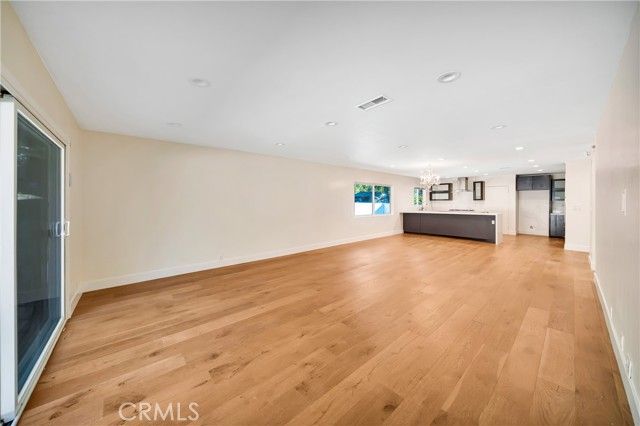 21817 Providencia Street, Woodland Hills (los Angeles), CA 91364