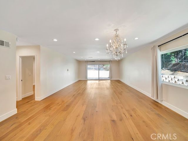 21817 Providencia Street, Woodland Hills (los Angeles), CA 91364