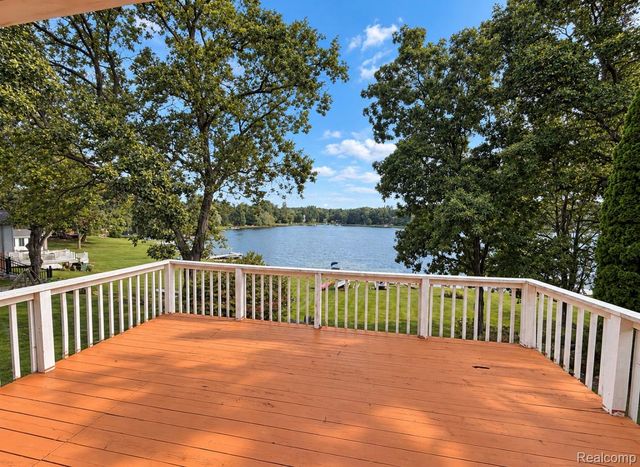 18425 Pellett Drive, Rose Township, MI 48430