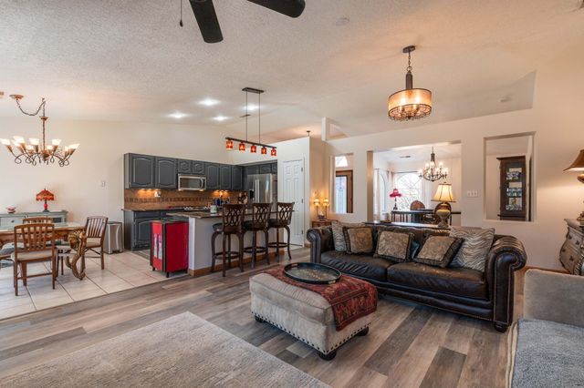 8408 Julian Robles Street NE, Albuquerque, NM 87122