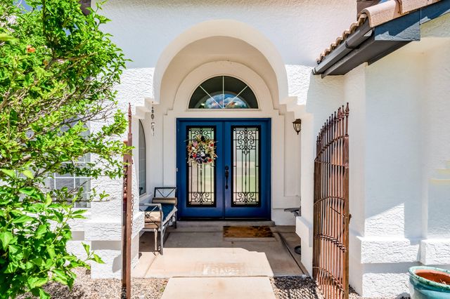 8408 Julian Robles Street NE, Albuquerque, NM 87122