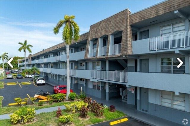 11195 SW 1st Street 219, Miami, FL 33174