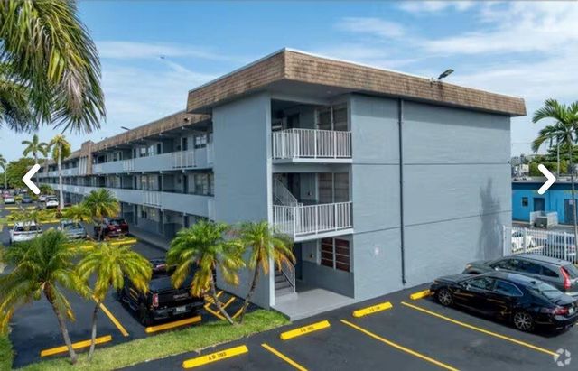 11195 SW 1st Street 219, Miami, FL 33174