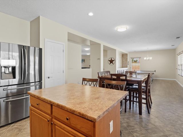 206 Sugar Ridge Loop SE, Rio Rancho, NM 87124