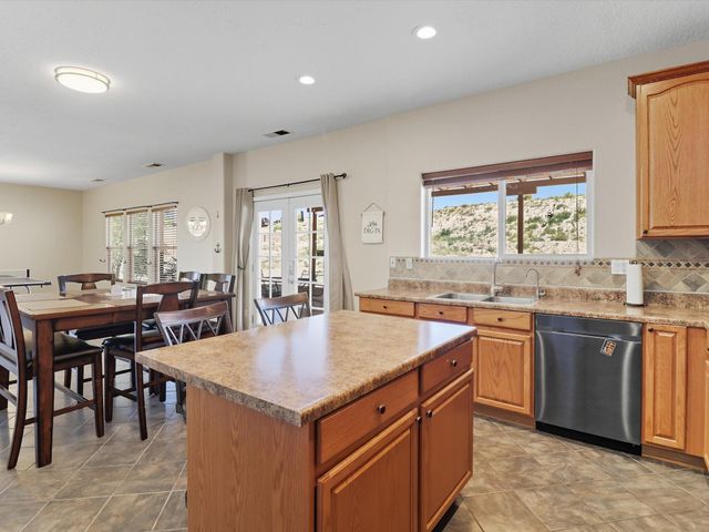 206 Sugar Ridge Loop SE, Rio Rancho, NM 87124