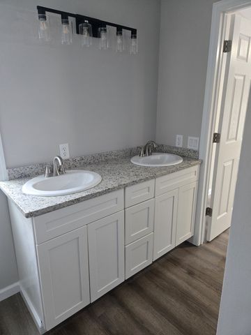 1158 Yellow Creek Rd, Dickson, TN 37055