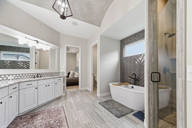 2509 N Paradise Cir, Wichita, KS 67205