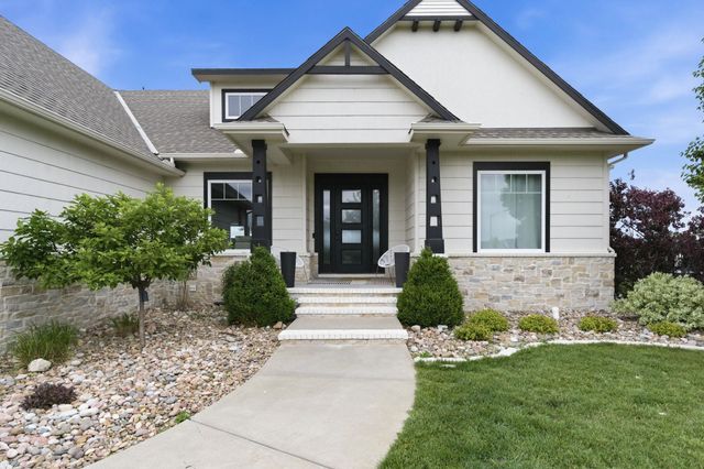 2509 N Paradise Cir, Wichita, KS 67205