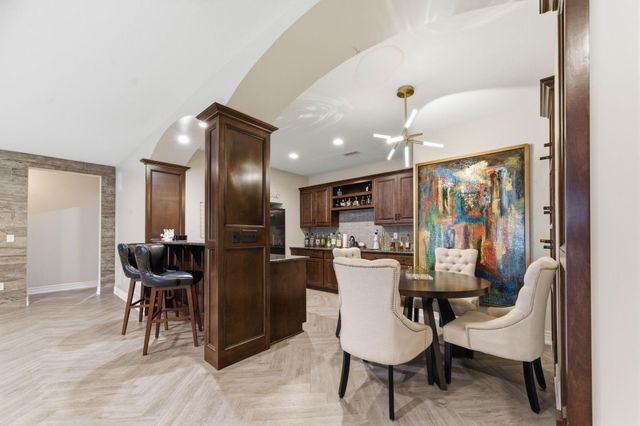 2509 N Paradise Cir, Wichita, KS 67205
