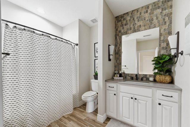 2509 N Paradise Cir, Wichita, KS 67205