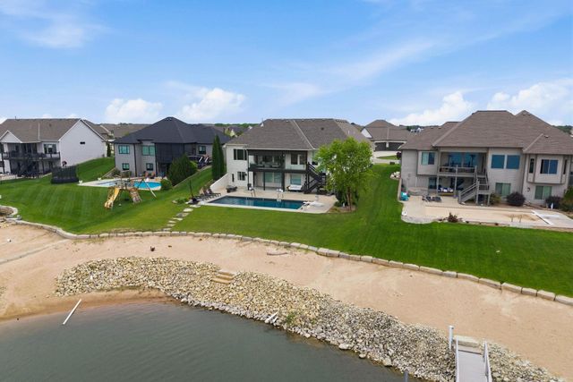 2509 N Paradise Cir, Wichita, KS 67205