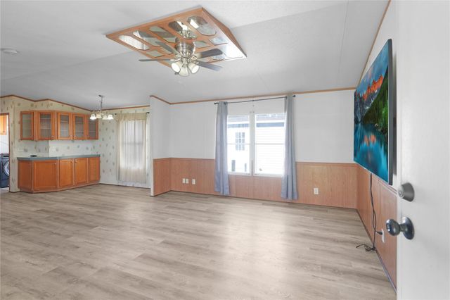 639 Reuben White Drive, Crosby, TX 77532