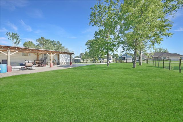639 Reuben White Drive, Crosby, TX 77532