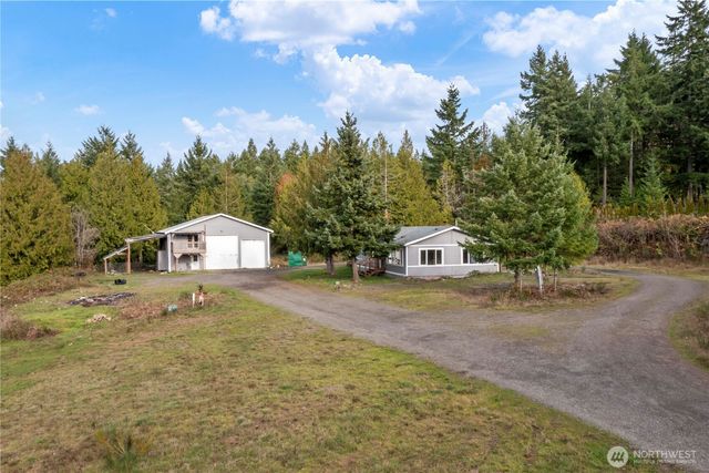 8646 Stavis Bay Rd NW, Seabeck, WA 98380
