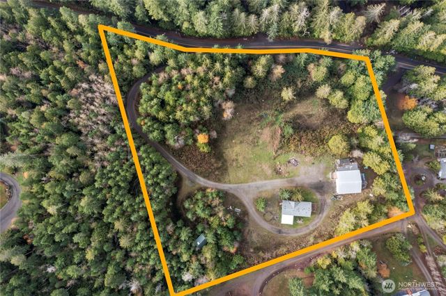 8646 Stavis Bay Rd NW, Seabeck, WA 98380