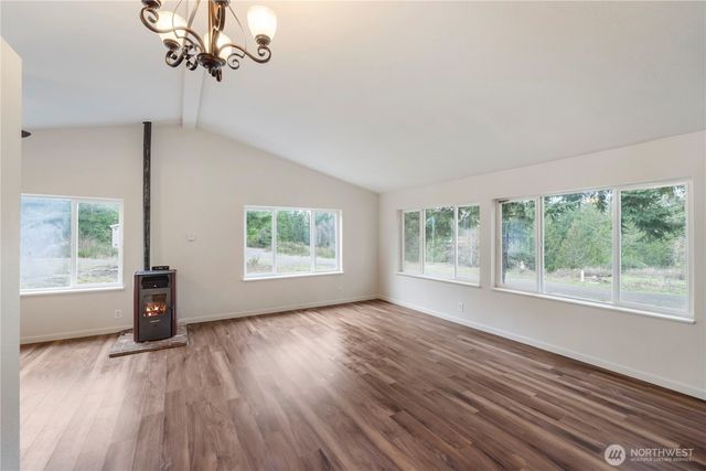 8646 Stavis Bay Rd NW, Seabeck, WA 98380