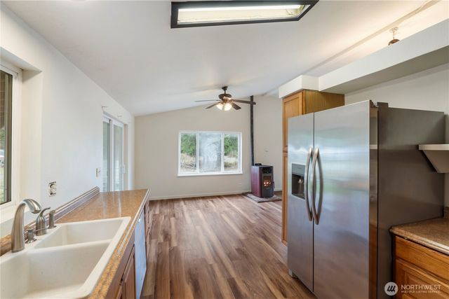 8646 Stavis Bay Rd NW, Seabeck, WA 98380