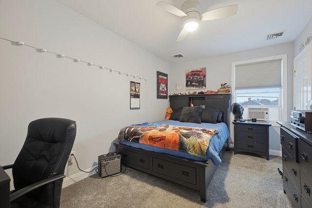 96 Carter Ave, Pawtucket, RI 02861