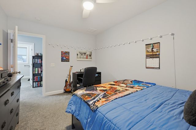 96 Carter Ave, Pawtucket, RI 02861